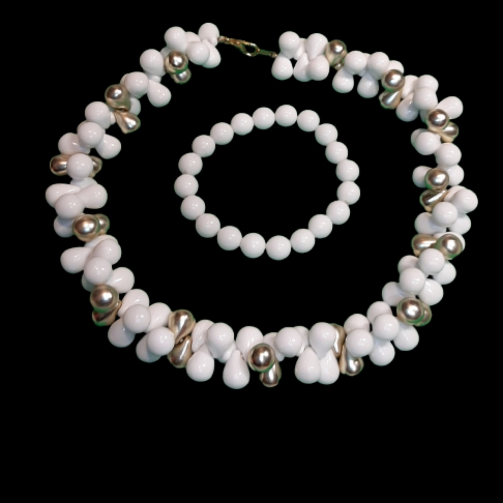 Chocker - Picture 2 of 4